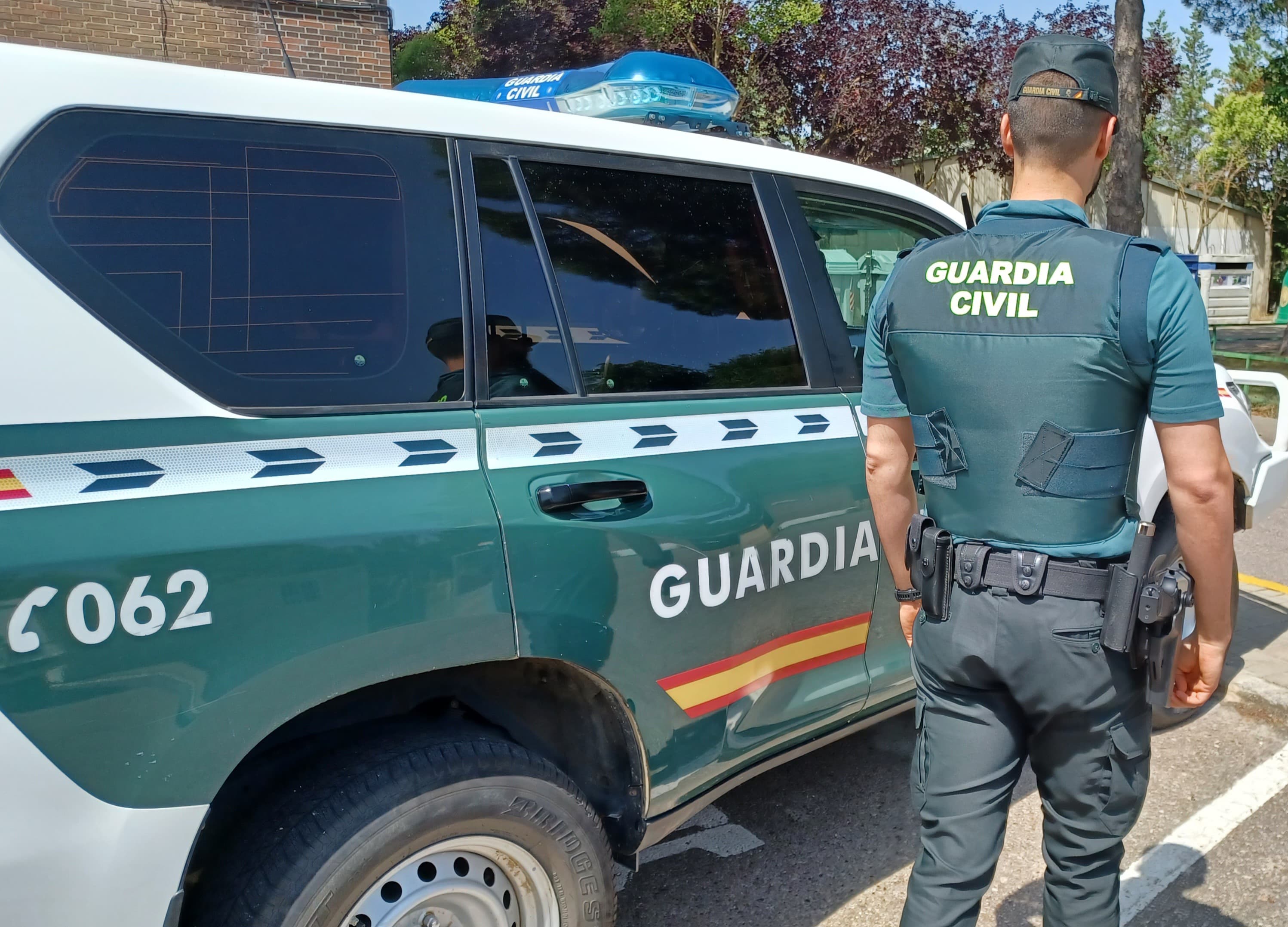 seguridad ciudadana guardia civil vehiculo