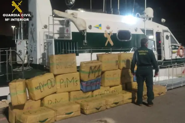 servicio maritimo fardos drogas