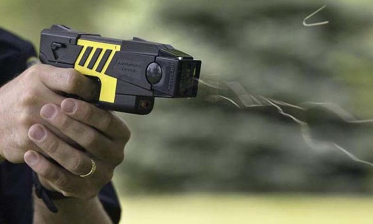 una pistola laser