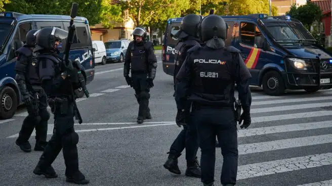 varios policias nacionales antidisturbios preparan posible actuacion