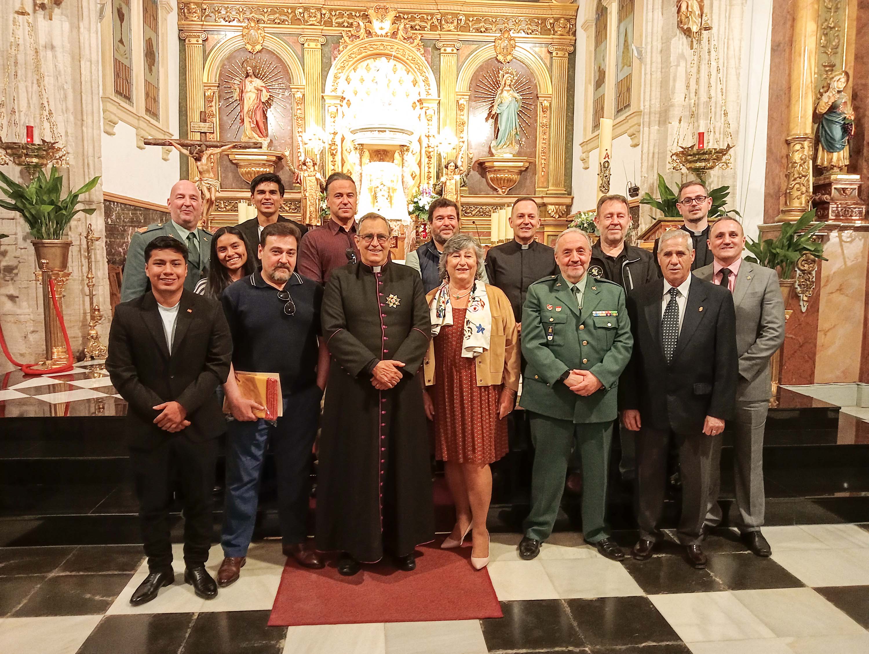 Tribuna Benemérita realizó un merecido homenaje al padre Ignacio María Doñoro de los Ríos, fundador de Hogar Nazaret 00 FotodeFamiliadelHomenajeconTodos
